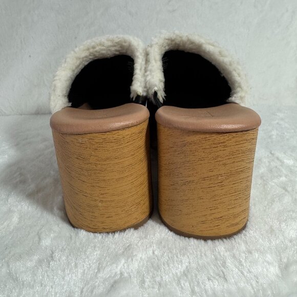 OLD NAVY Faux-Leather Sherpa-Lined Clogs Color: Blackjack Mules SZ 7 - Picture 3 of 9